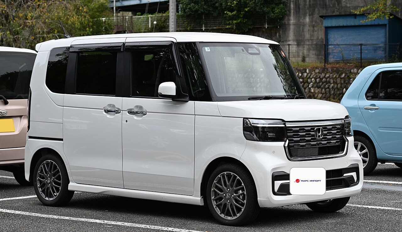 Honda N-BOX Custom нового поколения